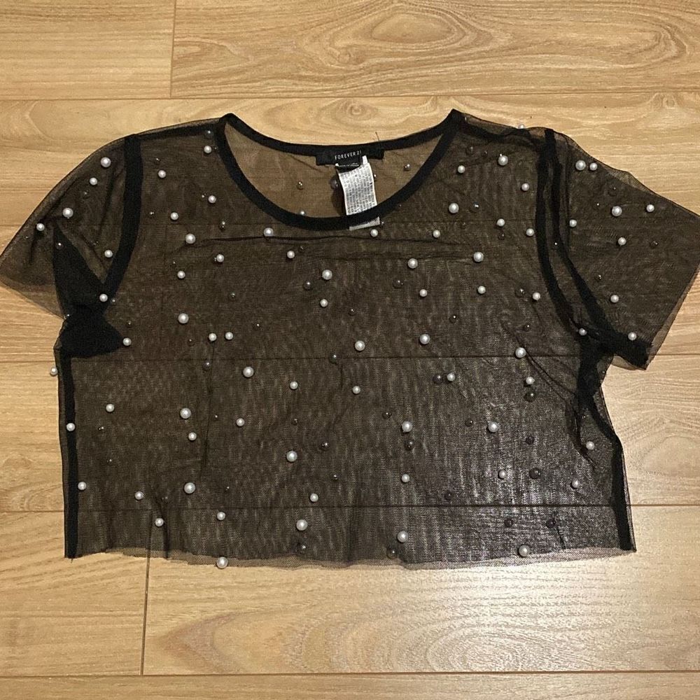 ‎Forever 21 Pearl Sheer Cropped Top Size Small